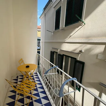 Couette-café Casa Di Napoli - 4*