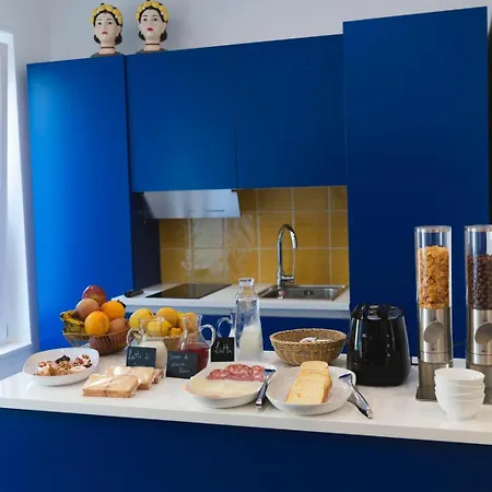 Alojamento de Acomodação e Pequeno-almoço Casa Di Napoli -