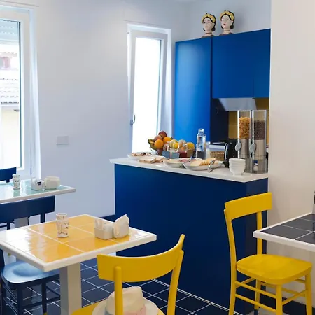 Alojamento de Acomodação e Pequeno-almoço Casa Di Napoli - *